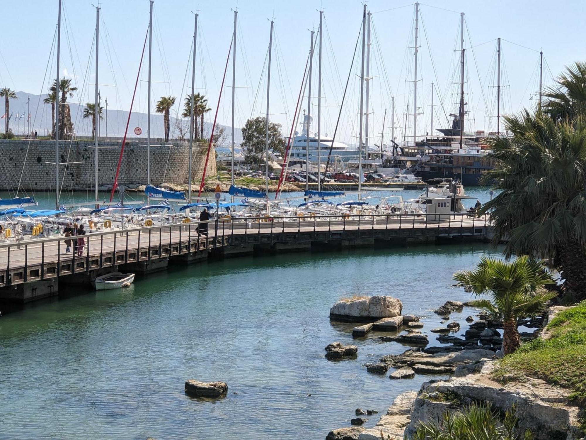 Appartamento Harbor View Haven Pireo Esterno foto
